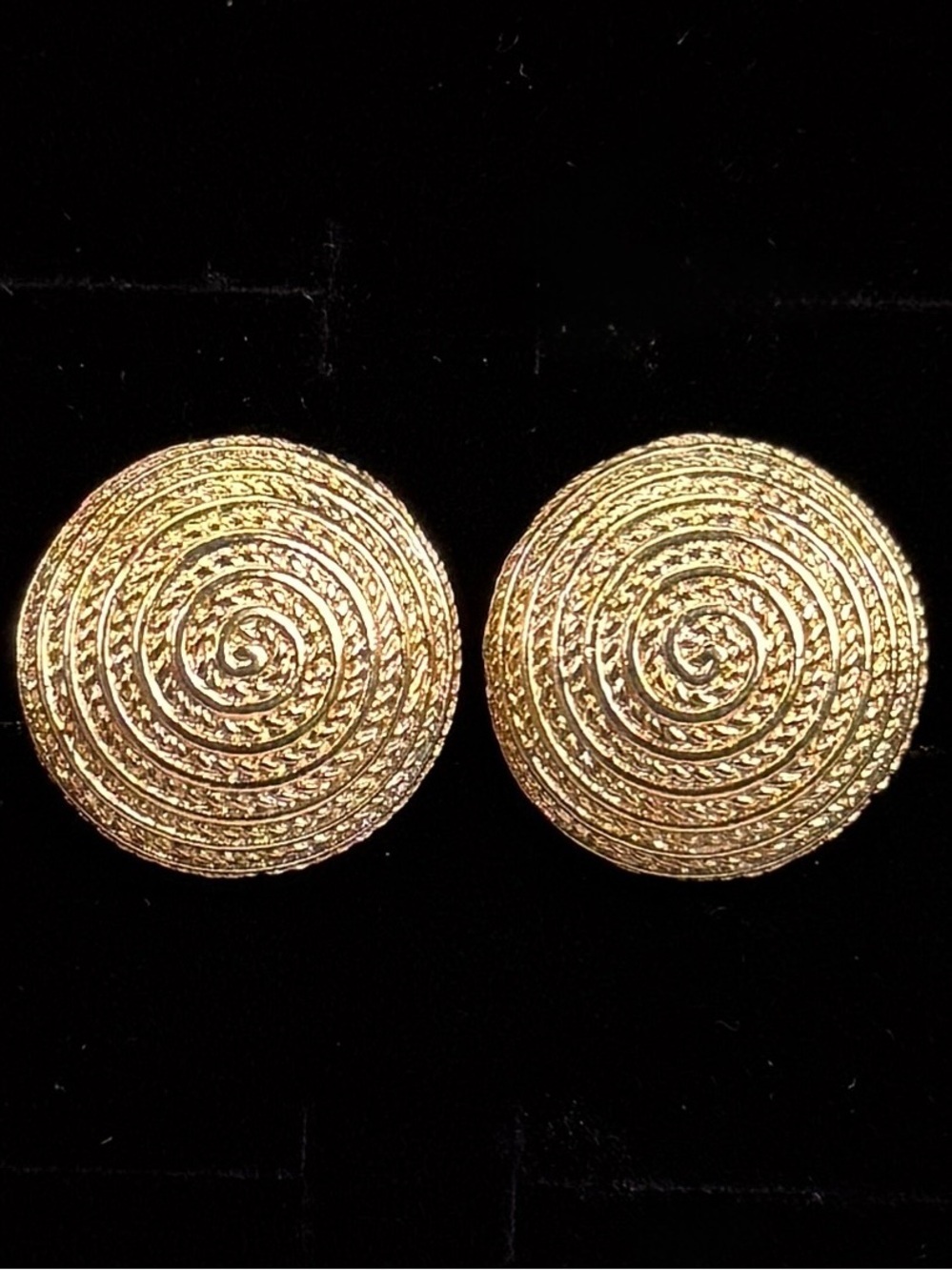 Vintage Avon Goldtone Spiral Disc Clip On Earrings